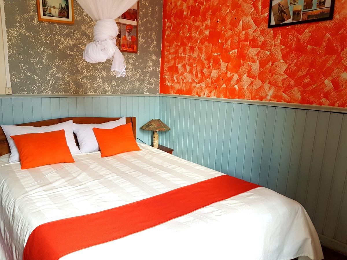 Hotel Le Trianon アンツィラベ エクステリア 写真