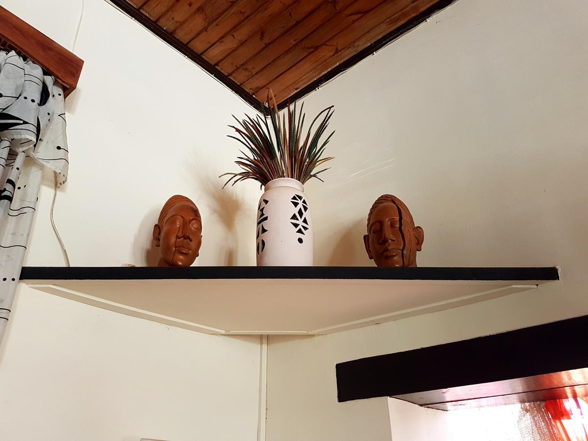 Hotel Le Trianon アンツィラベ エクステリア 写真